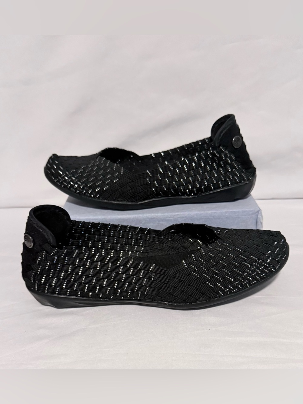 BM Bernie Mev Catwalk Women’s Black/Silver Woven Elastic Slip On Ballet Flats 38